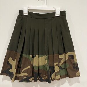 ZARA SURPLUS GIRLS ARMY PLEATED SKIRT SIZE 10-11